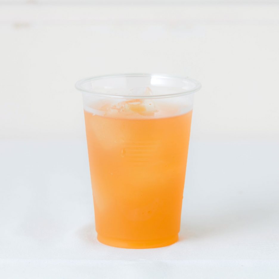 松山会場-13 matsuyama  
焼酎甲類をグラス1/3程度注ぐ
氷を2～3個入れる
グランベリージュースを1/3程度注ぐ、
オレンジジュースで満たして出来上がり

 
焼酎：SAZAN
グランベリージュース
オレンジジュース

